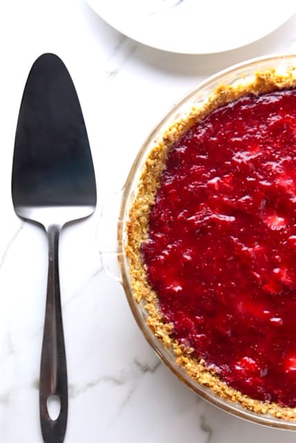 fresh strawberry pie with oatmeal cookie crust