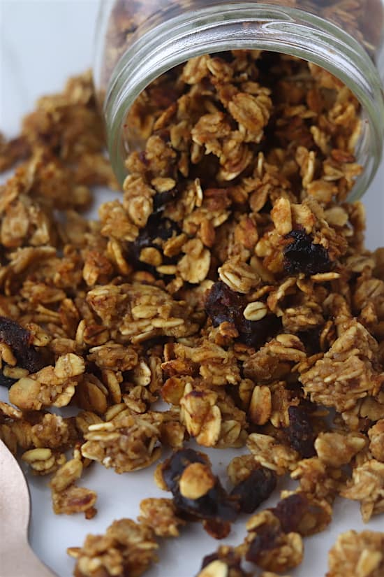 cinnamon date granola close up