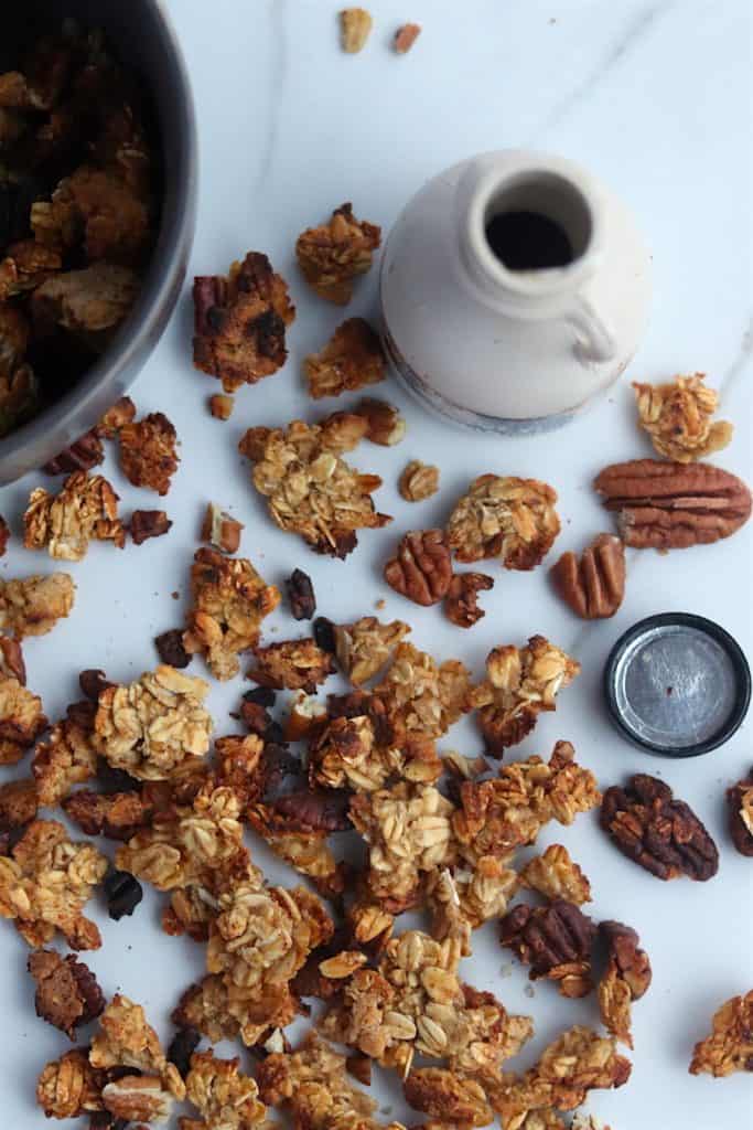 5 ingredient maple pecan granola