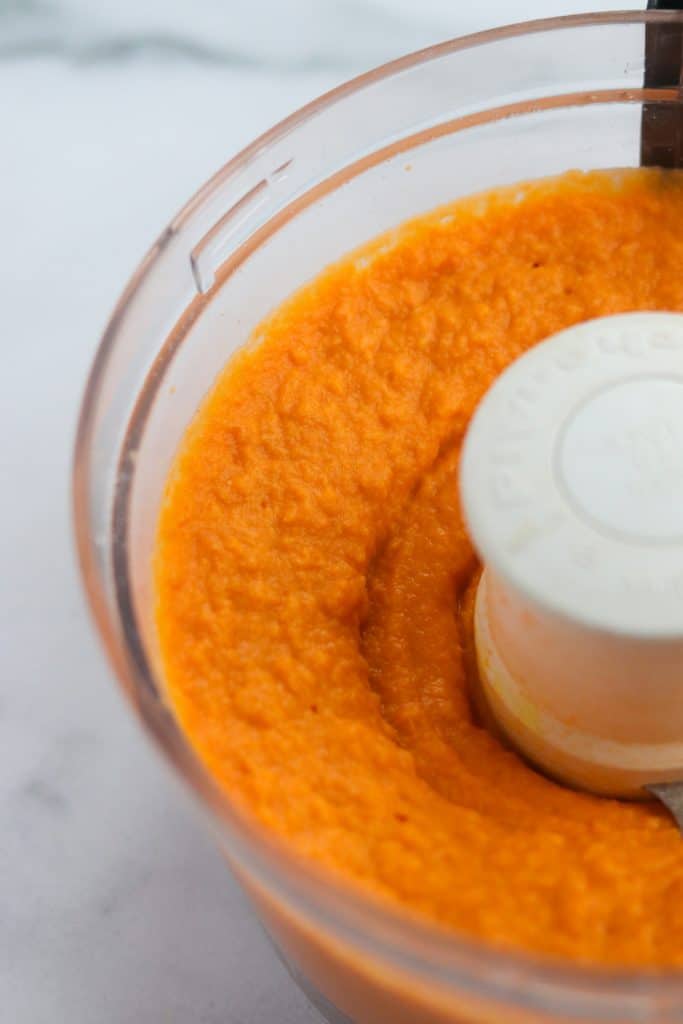 simple sriracha and carrot hummus