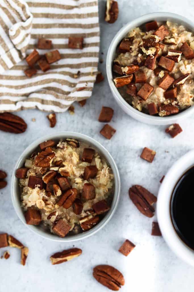 These easy overnight maple pecan cauliflower oats will make your mornings a whole lot easier and WAY more delicious!