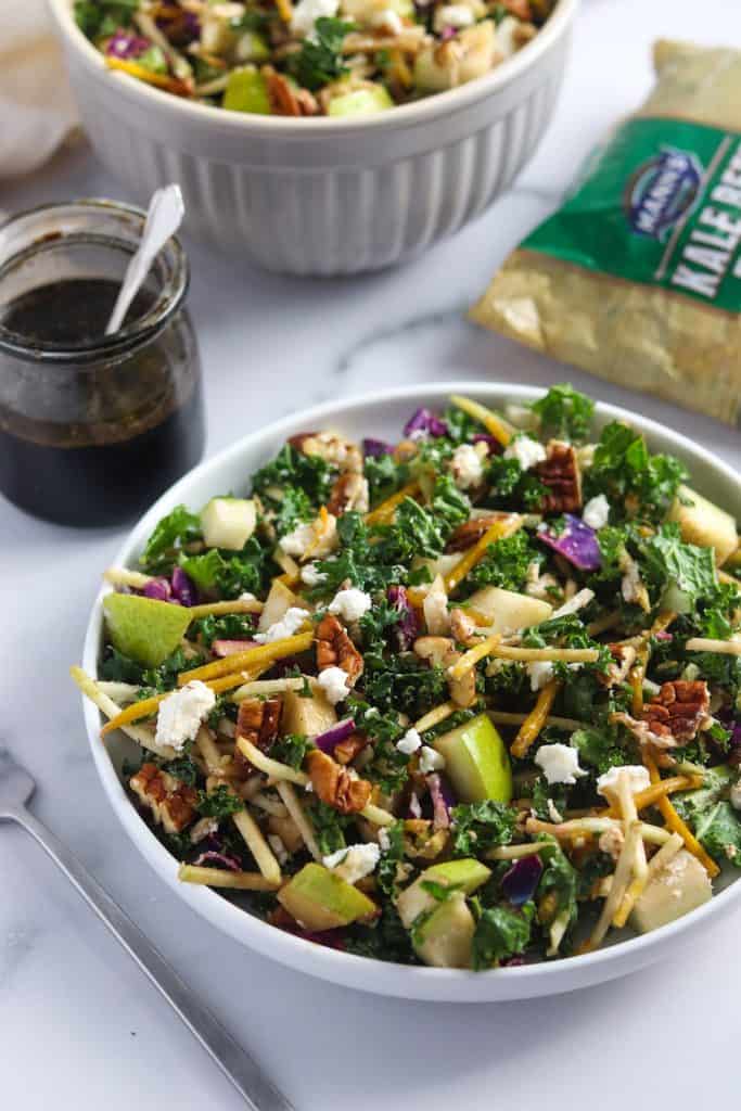 Goat cheese, pear & kale salad 