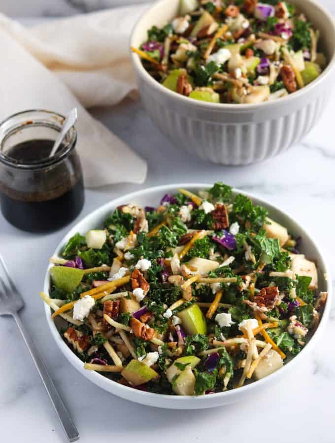 Goat cheese, pear & kale salad