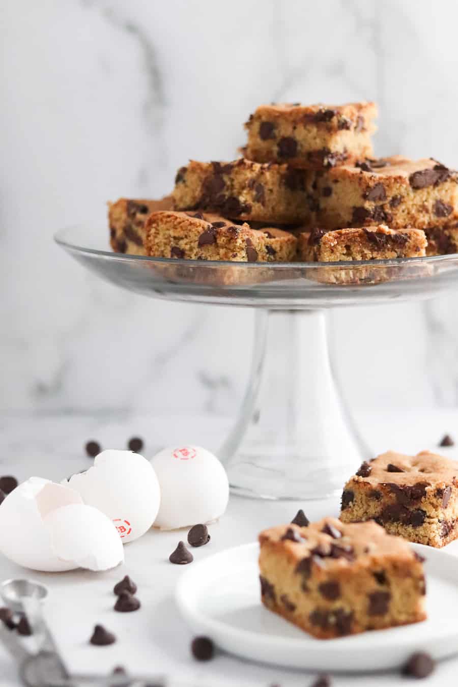 chocolate chip cookie bars