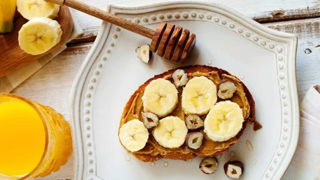 What to eat on your period peanut butter banana