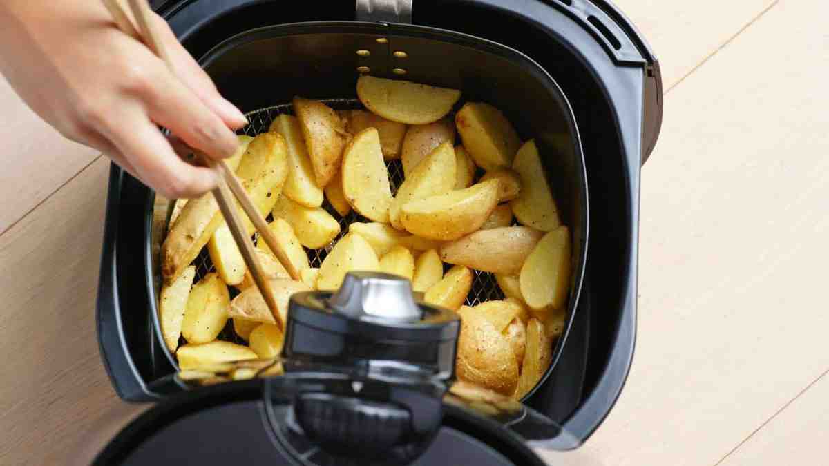Air Fryer VS Deep Fryer: A Dietitian's Choice - Colleen Christensen ...