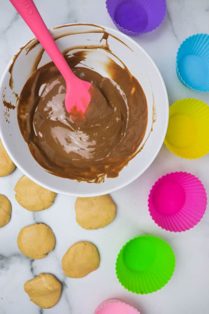 assembling Homemade peanut butter cup perfect bar 