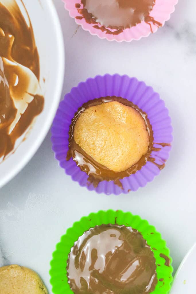 assembling Homemade peanut butter cup perfect bar 