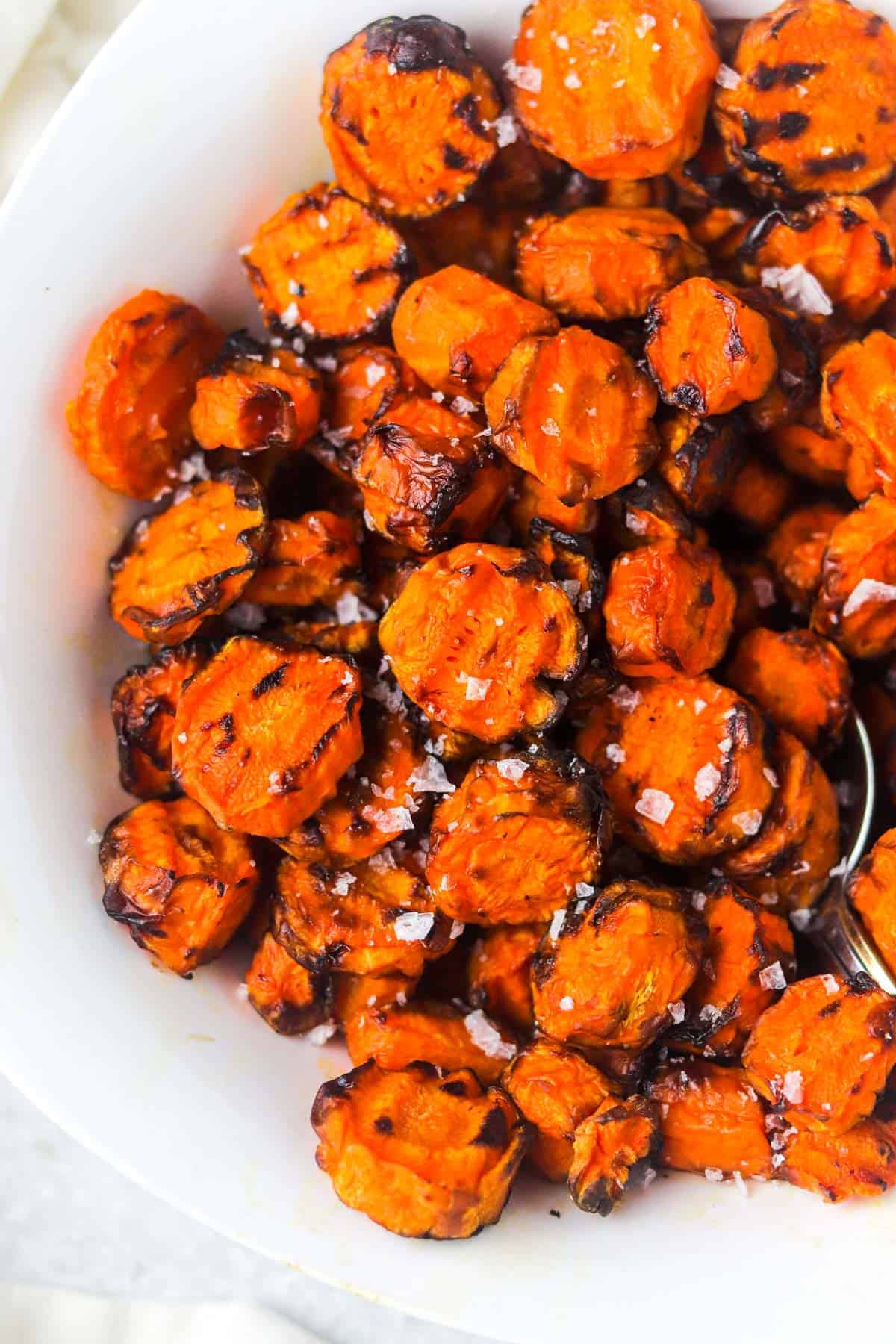 close up air fryer carrots