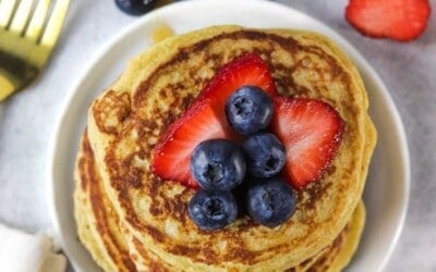 10 minute pancakes packed with protein