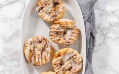 how to make oven baked cinnamon swirl donuts.
