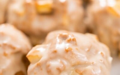 easy homemade air fryer apple fritters ready in just 20 minutes.