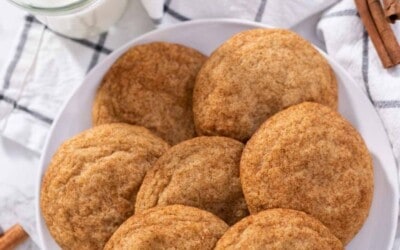 an easy irresistible recipe for snickerdoodle cookies.