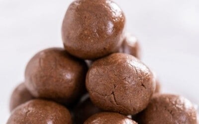 Pinterest graphic for chocolate bliss balls